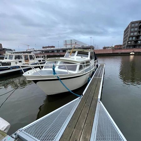 Suesses Motorboot - Bremen Ueberseestadt Exterior photo