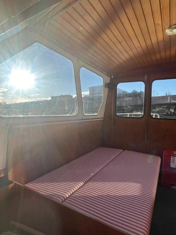 Suesses Motorboot - Bremen Ueberseestadt Exterior photo