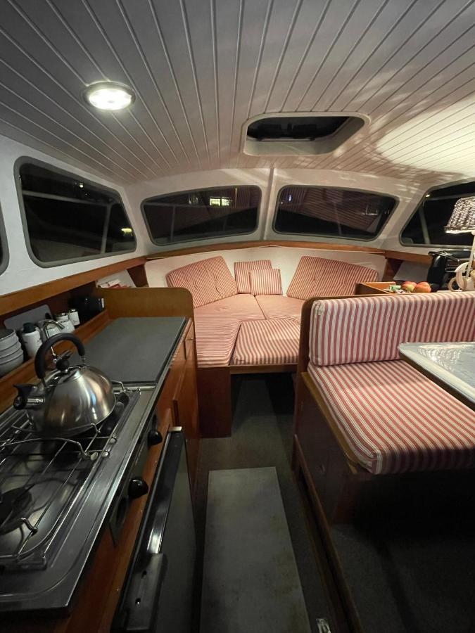 Suesses Motorboot - Bremen Ueberseestadt Exterior photo