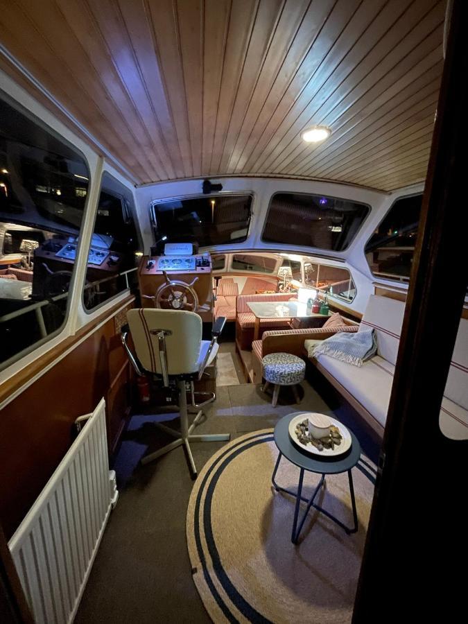 Suesses Motorboot - Bremen Ueberseestadt Exterior photo