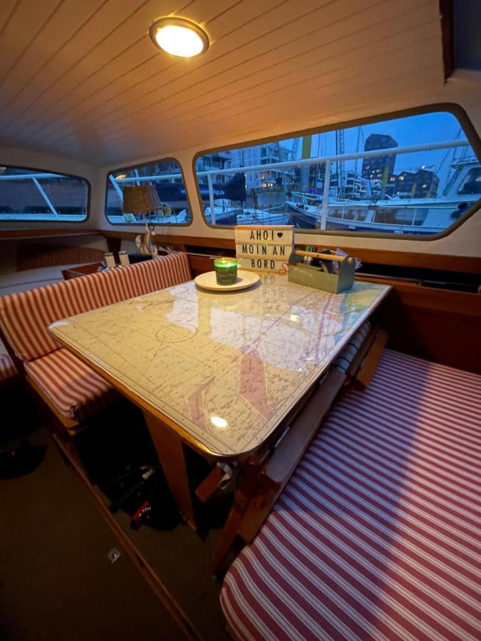 Suesses Motorboot - Bremen Ueberseestadt Exterior photo